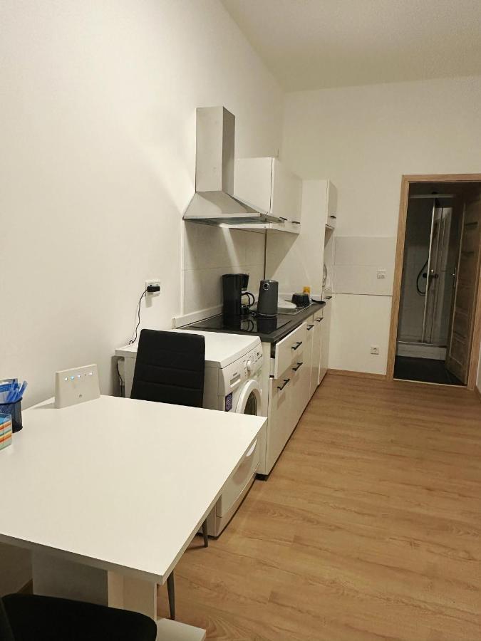 2 Schlafenzimmer Waschmaschine Eller Düsseldorf Eksteriør billede